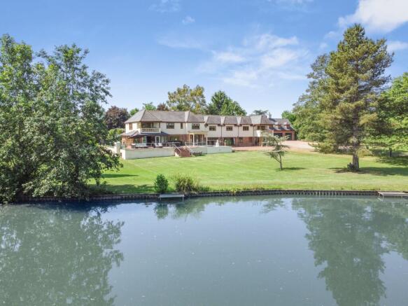 6 bed property, in Duncote, £3,000,000