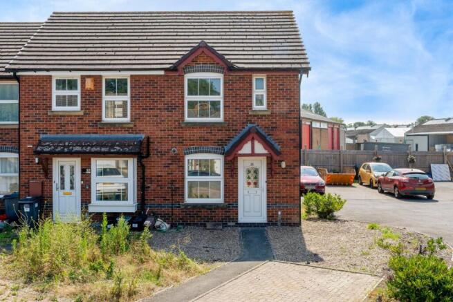 2 bed property, in Two bedroom home offering excellent value for money in the North End of Yatton, £240,000