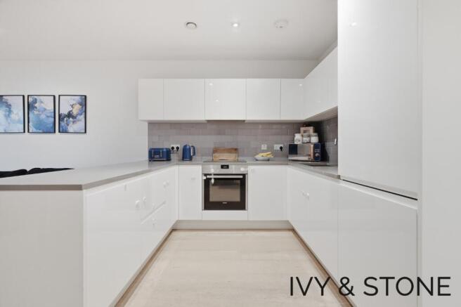 2 bed property, in Banyan Court, £525,000