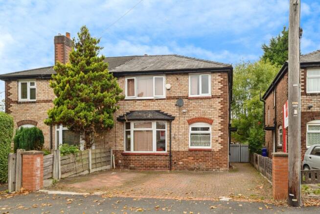 3 bed property, in Kingsway, £340,000