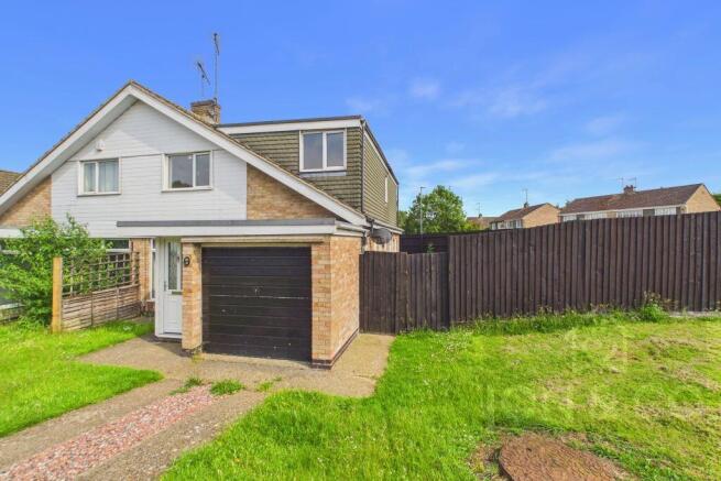 4 bed property, in Medbourne Close, £275,000