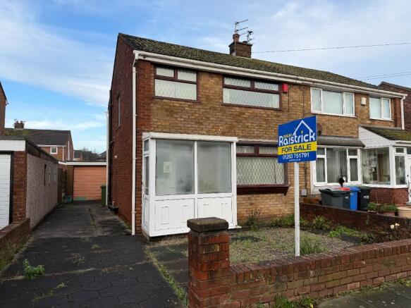 3 bed property, in Ledbury Road, £135,000