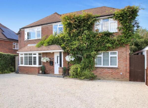 4 bed property, in Heather Drive, £600,000