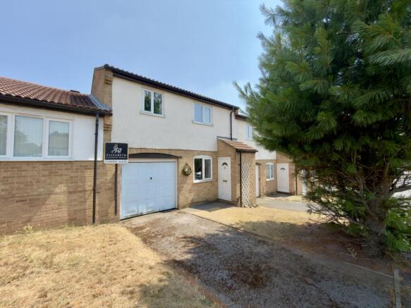 2 bed property, in Nicholas Road, £170,000