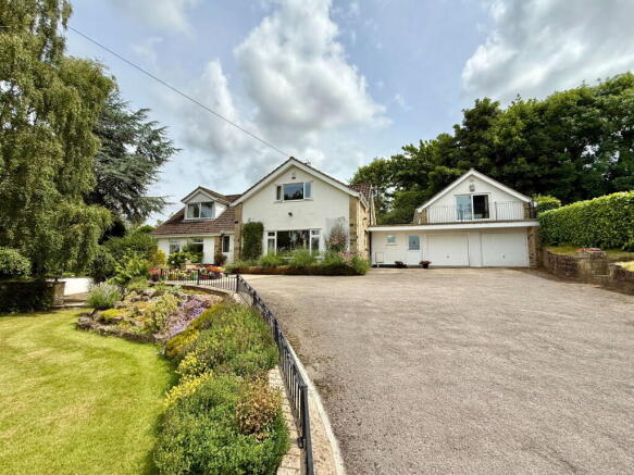 5 bed property, in Collingham, £995,000