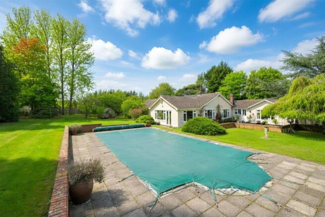 5 bed property, in Old Mead Road, £1,000,000