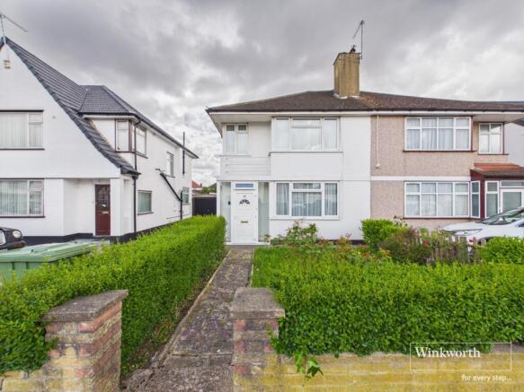 3 bed property, in Ormesby Way, £600,000