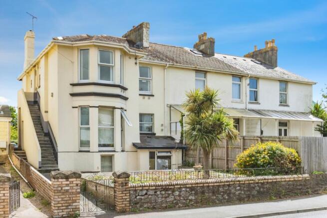 1 bed property, in Dartmouth Road, £95,000