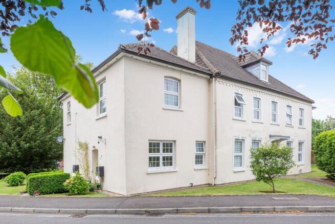 2 bed property, in Flat 1, £180,000