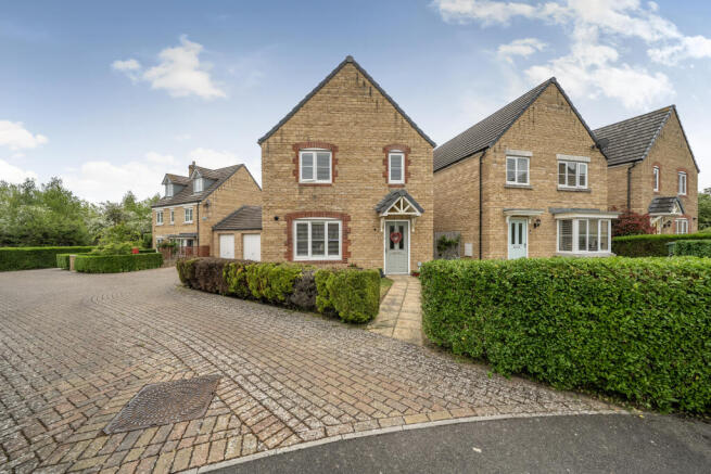 4 bed property, in Fitzgerold Avenue, £425,000