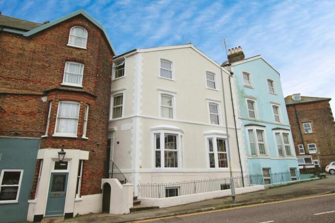 4 bed property, in Ramsgate Road, £425,000