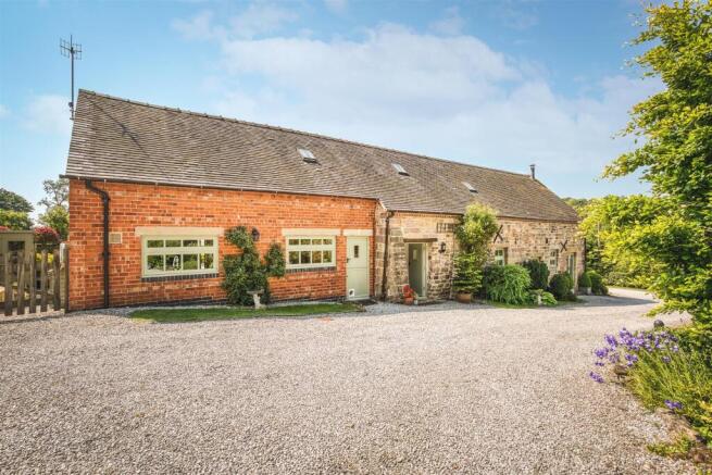 5 bed property, in Windley Barn, £875,000