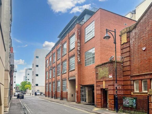2 bed property, in Colton Street, £145,000