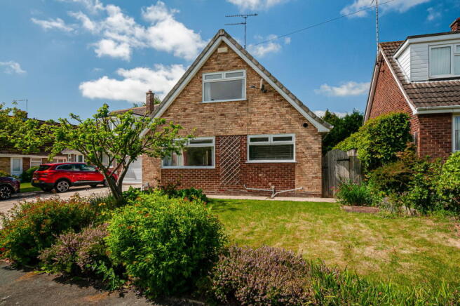 4 bed property, in The Meadows, £279,950