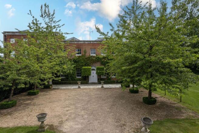 5 bed property, in Binfield Park, £1,750,000