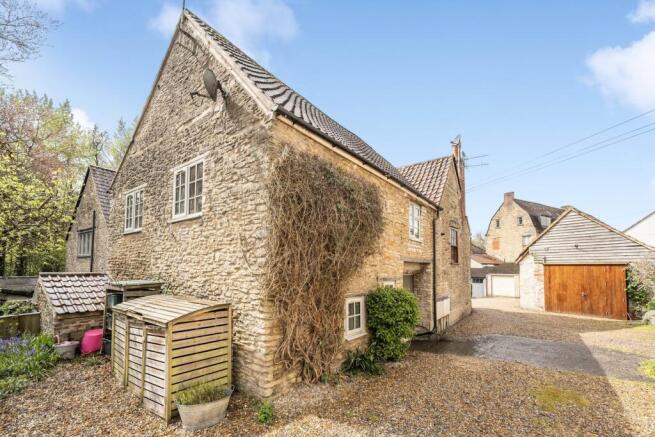 3 bed property, in Willow Vale, £515,000