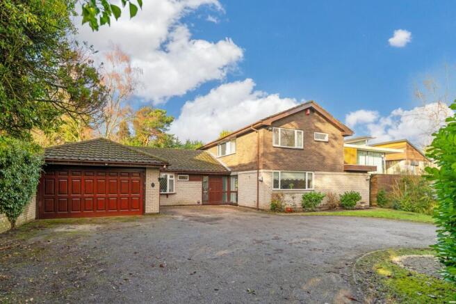 4 bed property, in Moor Hall Drive, £1,100,000