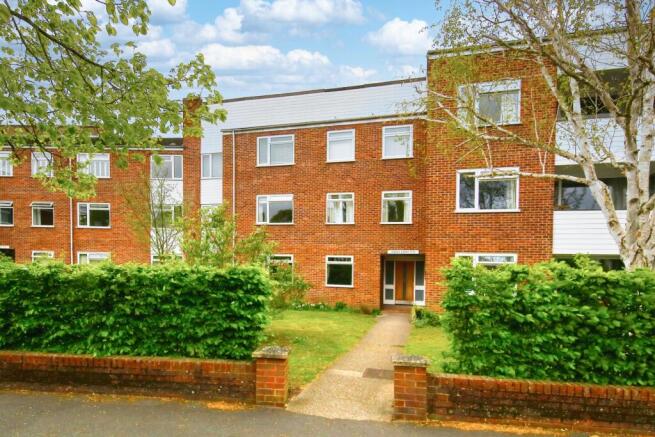 2 bed property, in Glamorgan Road, £449,950