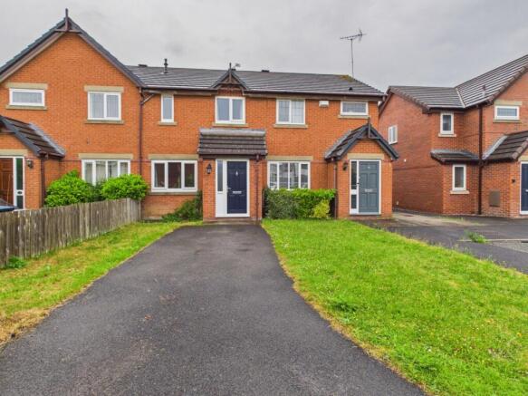 2 bed property, in Newry Park, £200,000