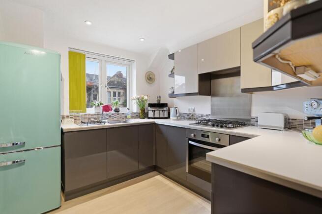 2 bed property, in A Malvern Road, £265,000
