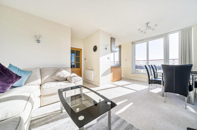 3 bed property, in Brecon House, £550,000