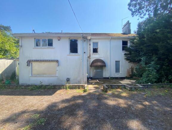 5 bed property, in Newport Road, £550,000