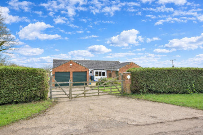 4 bed property, in Overend Green Lane, £490,000