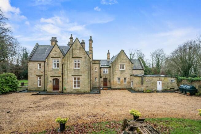 8 bed property, in Trevor Road, £780,000