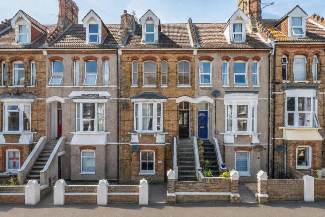 2 bed property, in Codrington Road, £150,000
