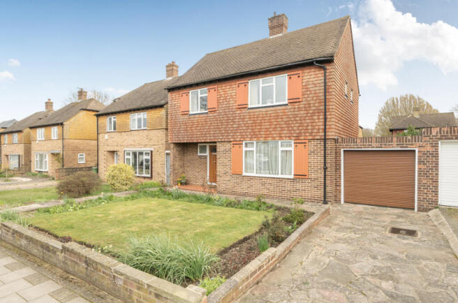 3 bed property, in Gravel Road, £625,000