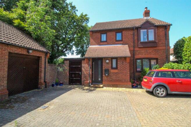 3 bed property, in Barton Drive, £440,000