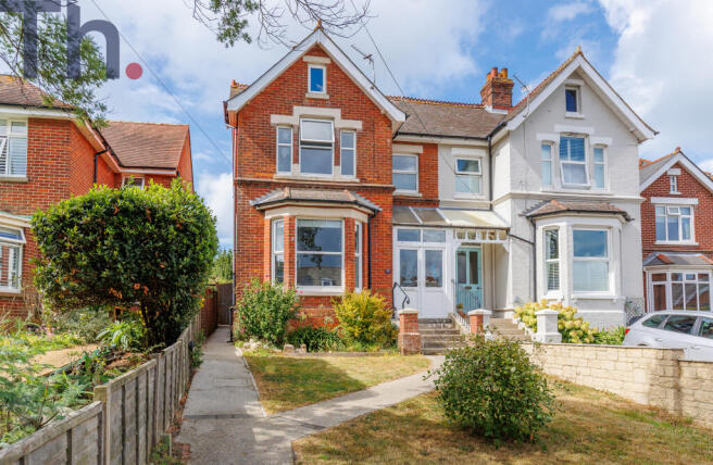 3 bed property, in Cowes, £475,000
