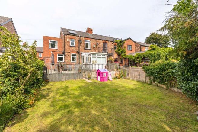 3 bed property, in Dawson Avenue, £250,000