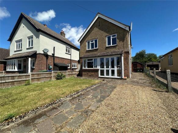 3 bed property, in Crabtree Road, £425,000