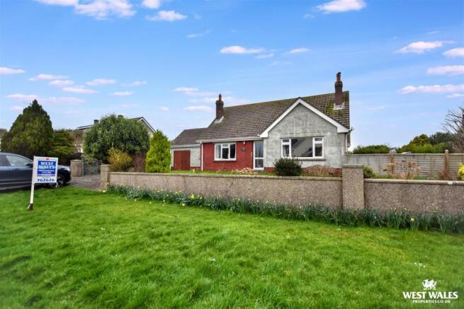 4 bed property, in Simpson Cross, £180,000