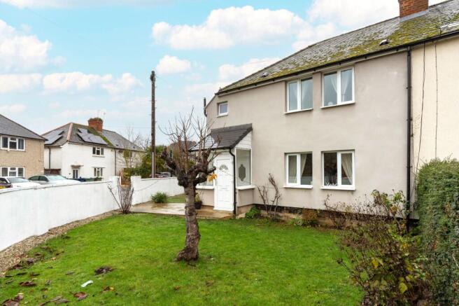 4 bed property, in Donnington Bridge Road, £489,950