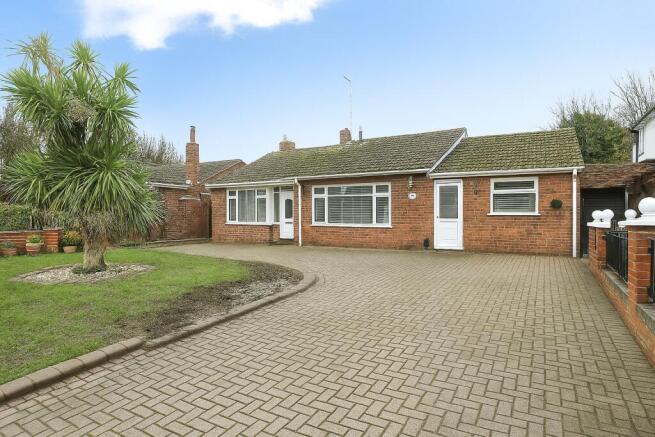 5 bed property, in Chalkwell Road, £500,000