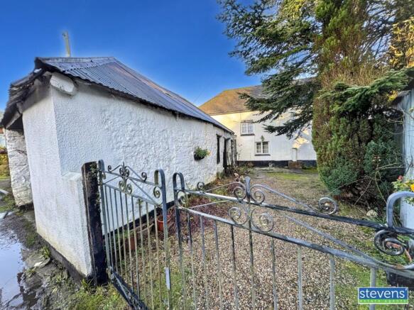 2 bed property, in Folly Gate, £249,500