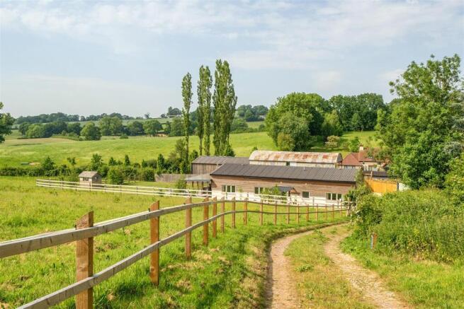 4 bed property, in Honiton, £1,000,000