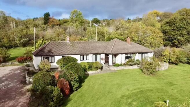 4 bed property, in Sterrys Lane, £750,000