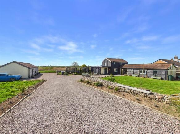 4 bed property, in Roman Bank, £595,000