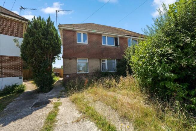 2 bed property, in 35 Orchard Way, £100,000
