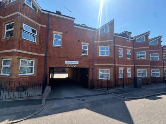 2 bed property, in Consort Place, £125,000