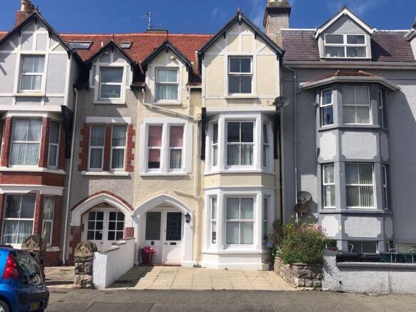 6 bed property, in Lloyd Street, £275,000