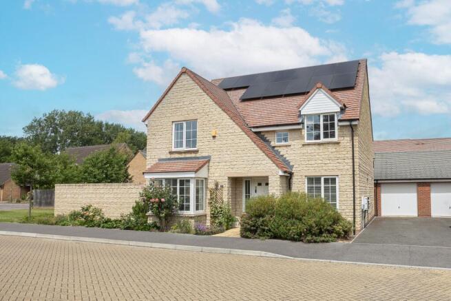 4 bed property, in Greenwood Grove, £685,000