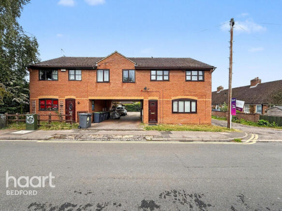1 bed property, in Brookes Road, £190,000