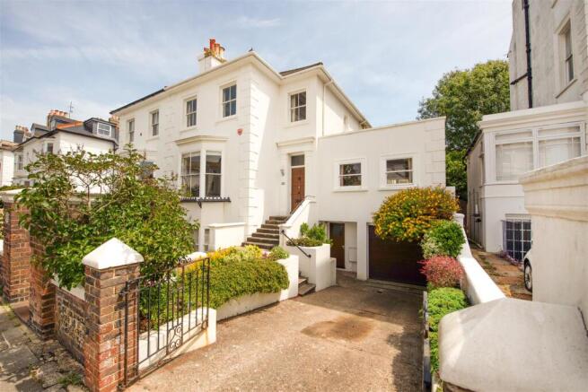 5 bed property, in Albany Villas, £1,400,000