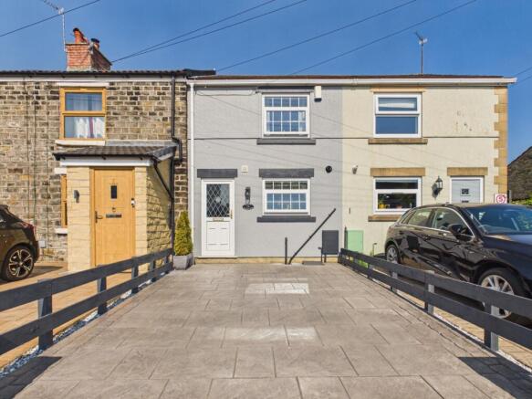 2 bed property, in Hallbottom Street, £240,000