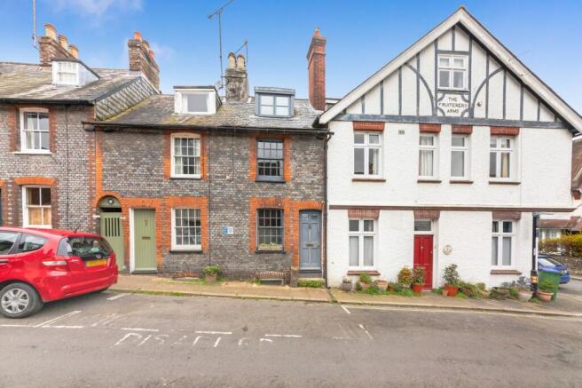 2 bed property, in Sun Street, £400,000