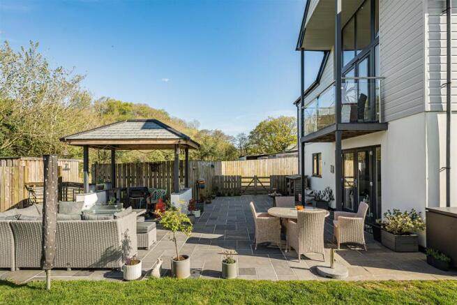 4 bed property, in Terras Road, £525,000